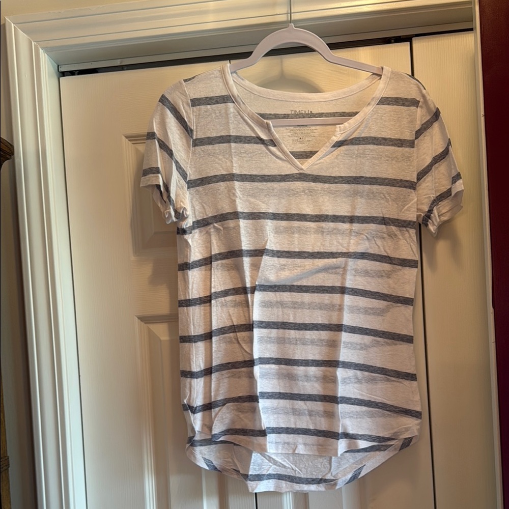 Time and Tru Gray and White Striped Short Sleeve Tee